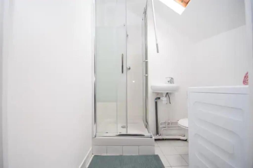 Disponible - Appartement Entier - 10Mn Rer B Aeroport Cdg - Paris Gare Du Nord, T11 Express, Le Bourget, Tout Equipe, Netflix Gratuit, 3 Personnes, 4Eme Etage, Escaliers, Parc Des Expositions, Parking Rue Gratuit Apres 19H Дранси Екстериор снимка